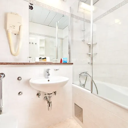 Galijot Plava Laguna 4* بوريتش