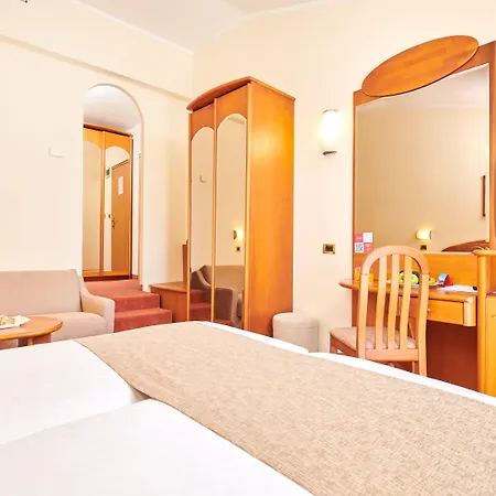 Galijot Plava Laguna 4* بوريتش