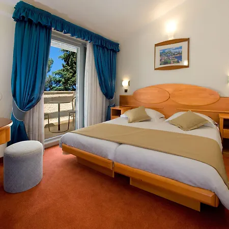 Galijot Plava Laguna מלון 4*