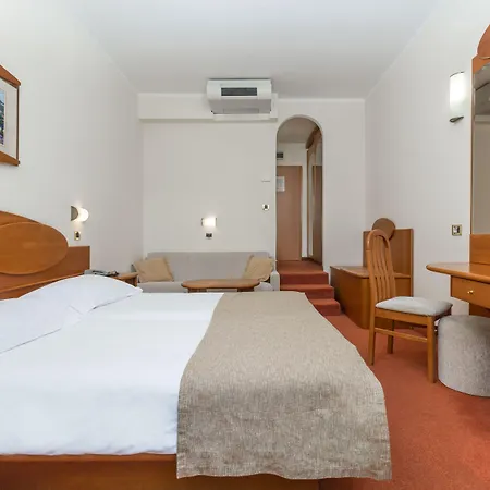 Galijot Plava Laguna 4* פורץ