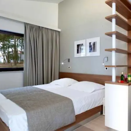 מלון Galijot Plava Laguna 4*